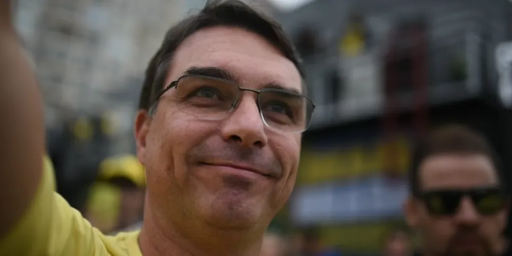 A declaração do filho 01 de Bolsonaro foi dada durante manifestação pró-anistia em Copacabana