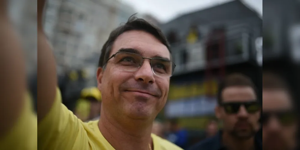 A declaração do filho 01 de Bolsonaro foi dada durante manifestação pró-anistia em Copacabana