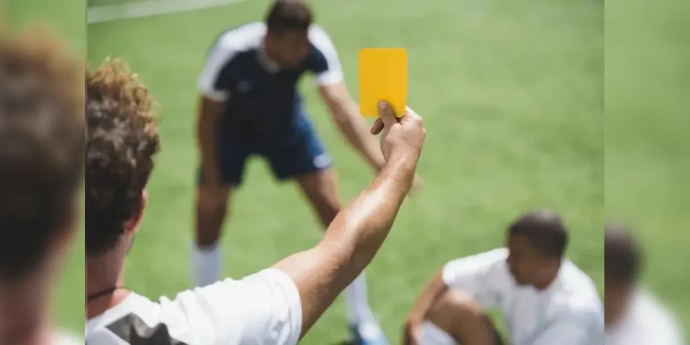 Segundo a PM, o árbitro relatou que apitava o jogo foi agredido por um jogador após aplicar um cartão amarelo
