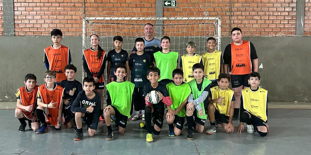 Os treinos acontecem duas vezes por semana no Ginásio do Santa Paula. E para além do esporte, o projeto busca criar vínculos sociais e abrir portas para o futuro