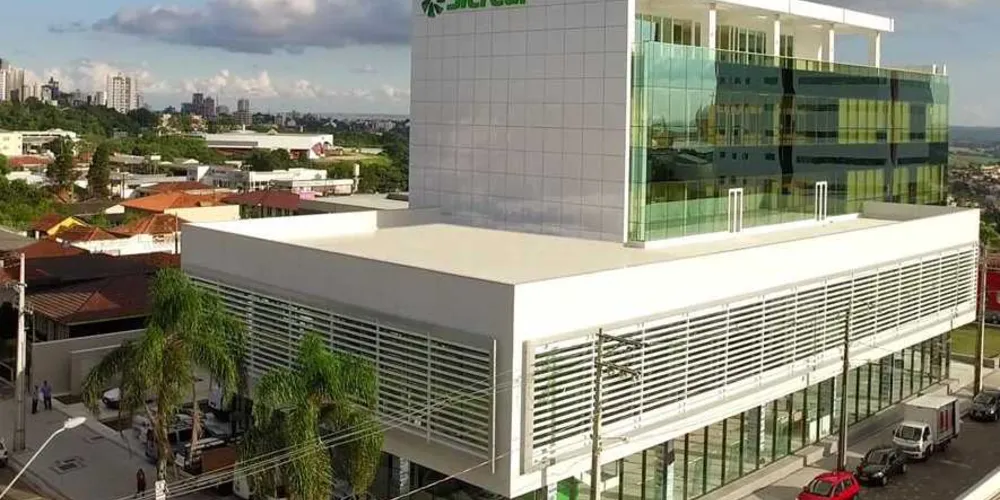 O Sicredi é uma instituição financeira cooperativa comprometida com o crescimento de seus associados e com o desenvolvimento das regiões onde atua