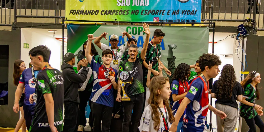 O evento contou com a participação de mais de 660 atletas, representando 31 cidades e 53 equipes