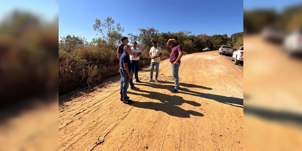 Prefeito Rildo Leonardi e vereadores de Tibagi acompanharam os trabalhos feitos na localidade