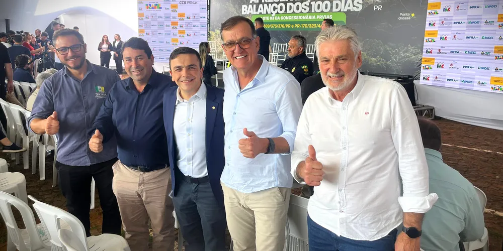Prefeitos e deputado dos Campos Gerais participaram do evento que anunciou a obra