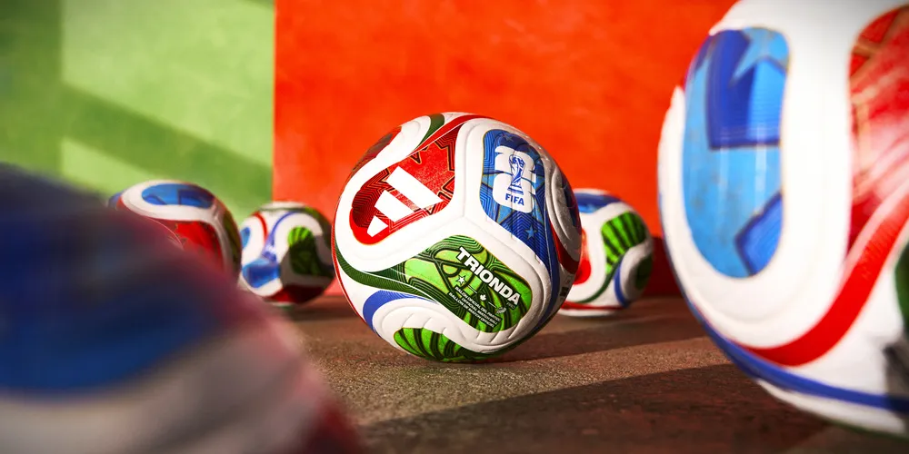 Trionda leva as cores vermelho, azul e verde