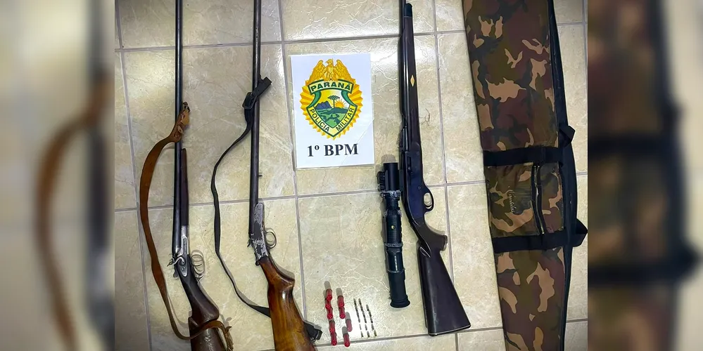 Armas foram apreendidas com o marido da vítima