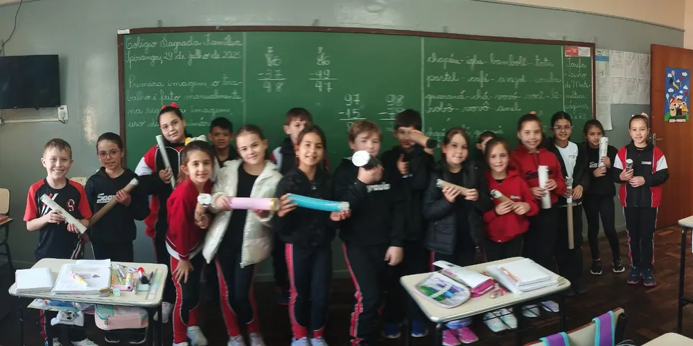 A ação engajou os alunos e envolveu os familiares na criação dos telescópios