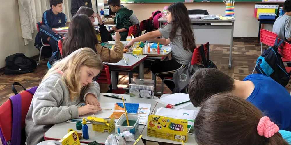 Para solidificar os aprendizados, os alunos produziram releituras de obras do pintor Vincent van Gogh