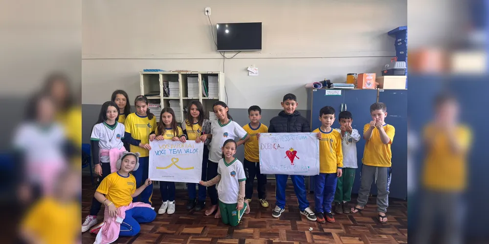 Como atividades, os alunos elaboraram cartazes de autocuidado e desenvolveram um podcast sobre o tema trabalhado