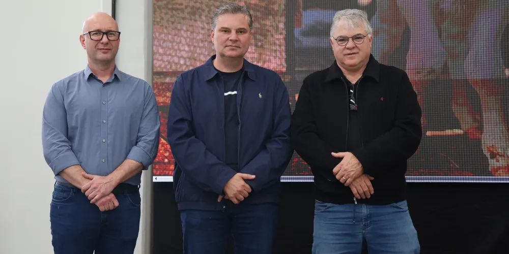 Lideranças municipais e da cadeia leiteira estiveram presentes no evento