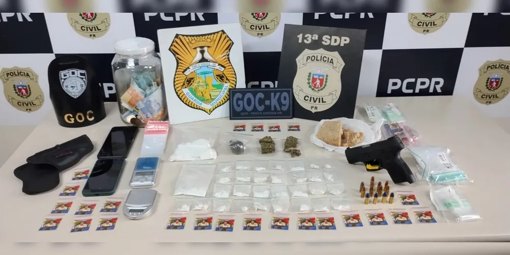 Todo o material encontrado na residência do indivíduo de 30 anos