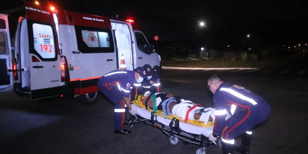 Uma equipe do Samu prestou o atendimento no local