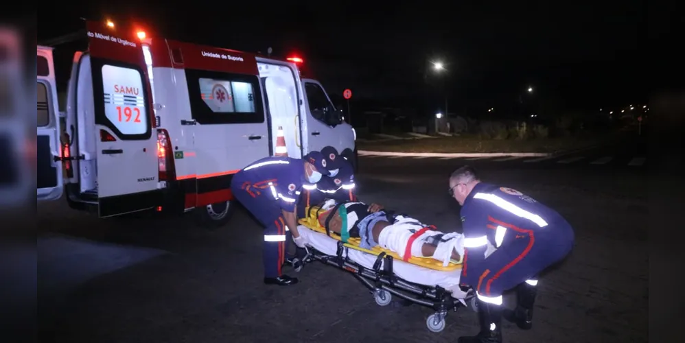 Uma equipe do Samu prestou o atendimento no local
