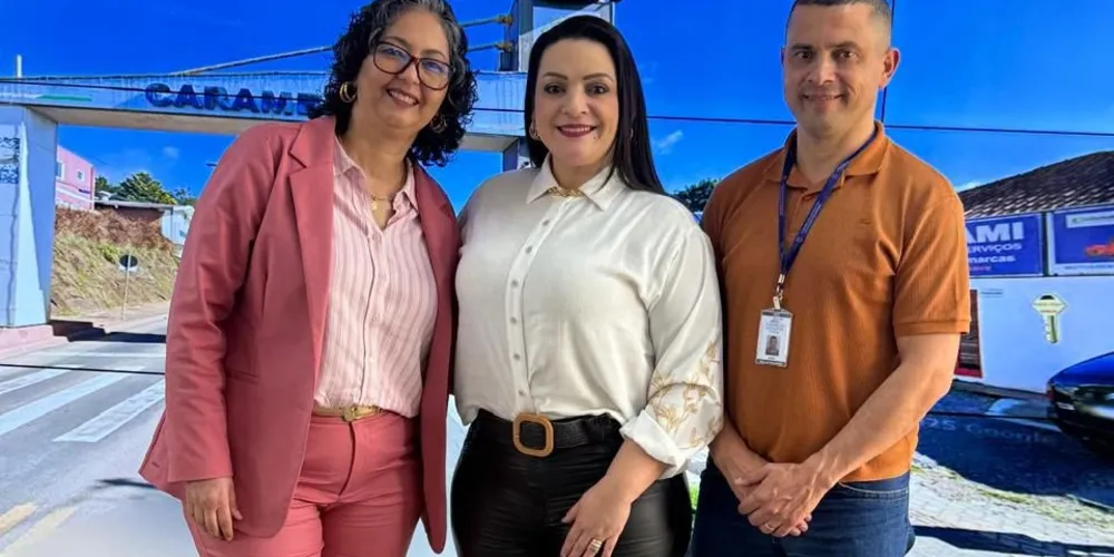 Elisangela Pedroso, junto de equipes da Prefeitura, levou o projeto das festividades ao Estado