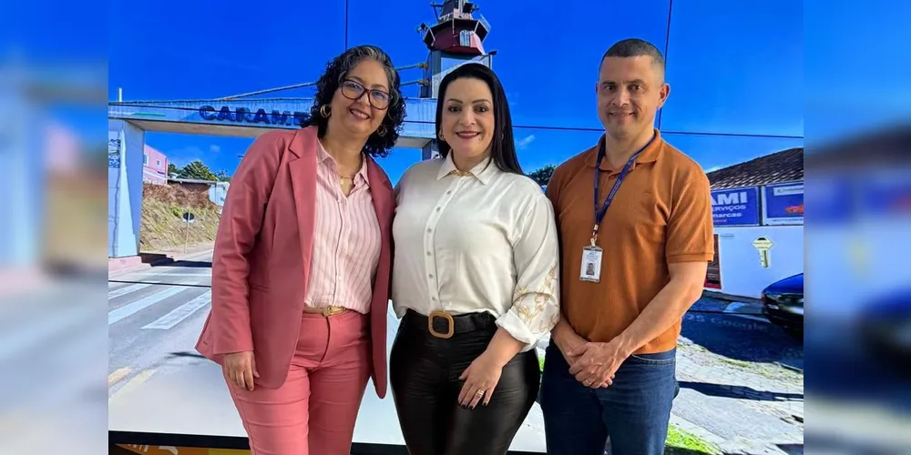 Elisangela Pedroso, junto de equipes da Prefeitura, levou o projeto das festividades ao Estado