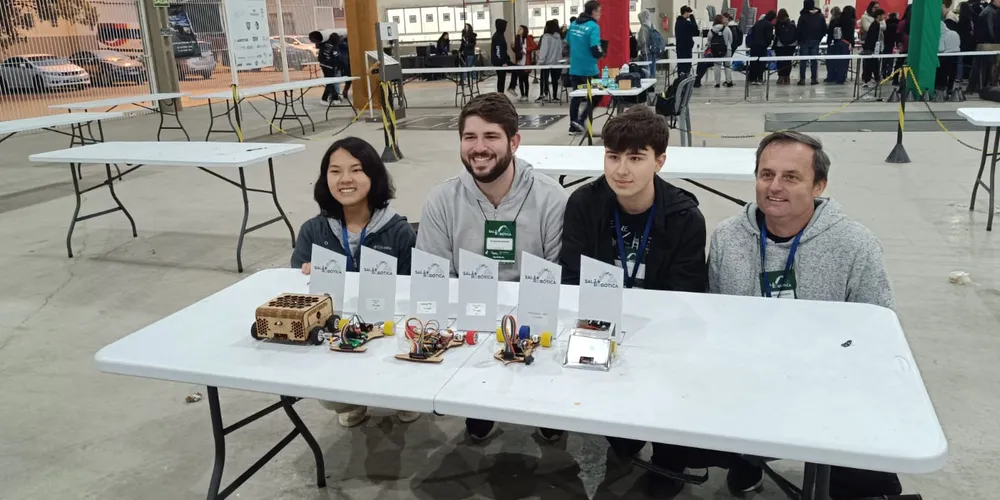 Equipe RobotBox conquistou as categorias "Sumô Autônomo", "Racing Pro" e "Seguidor de Linha Pro".