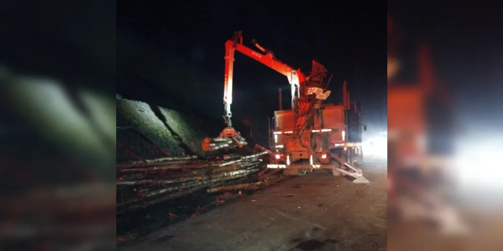 Rodovia precisou ser bloqueada