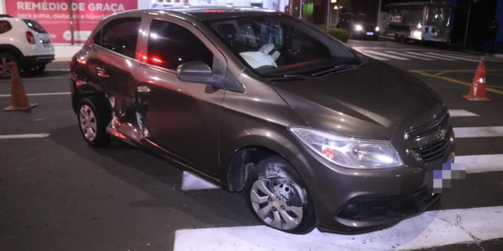 Ocupantes do carro foram encaminhados à UPA Santana