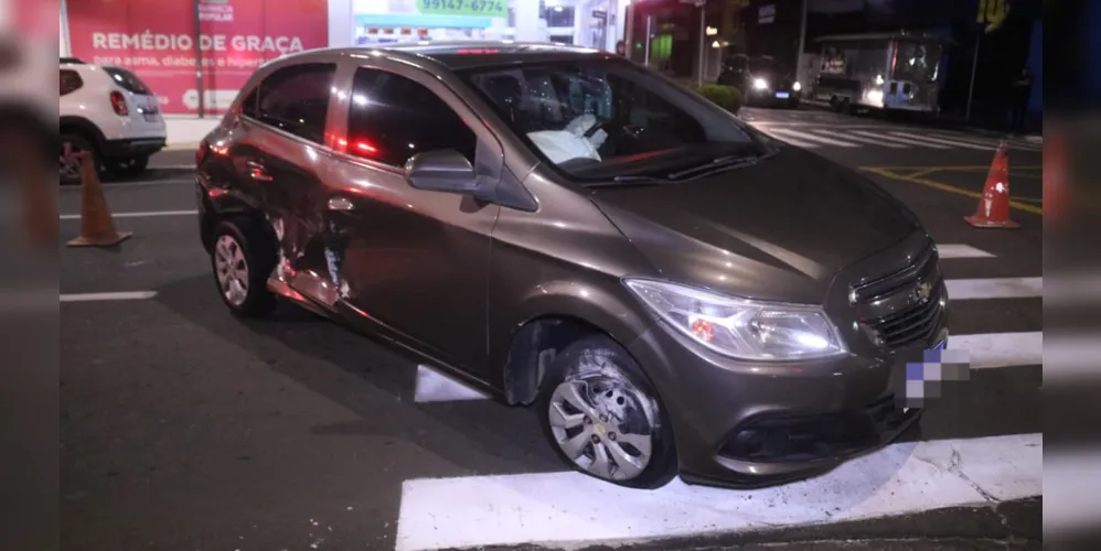 Ocupantes do carro foram encaminhados à UPA Santana