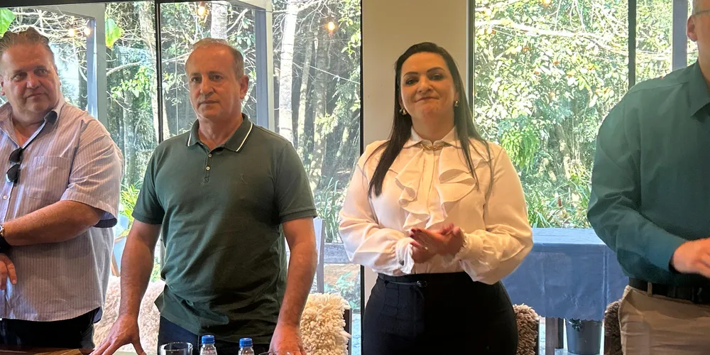 Moacyr Fadel e Elisangela Pedroso estiveram reunidos durante a solenidade