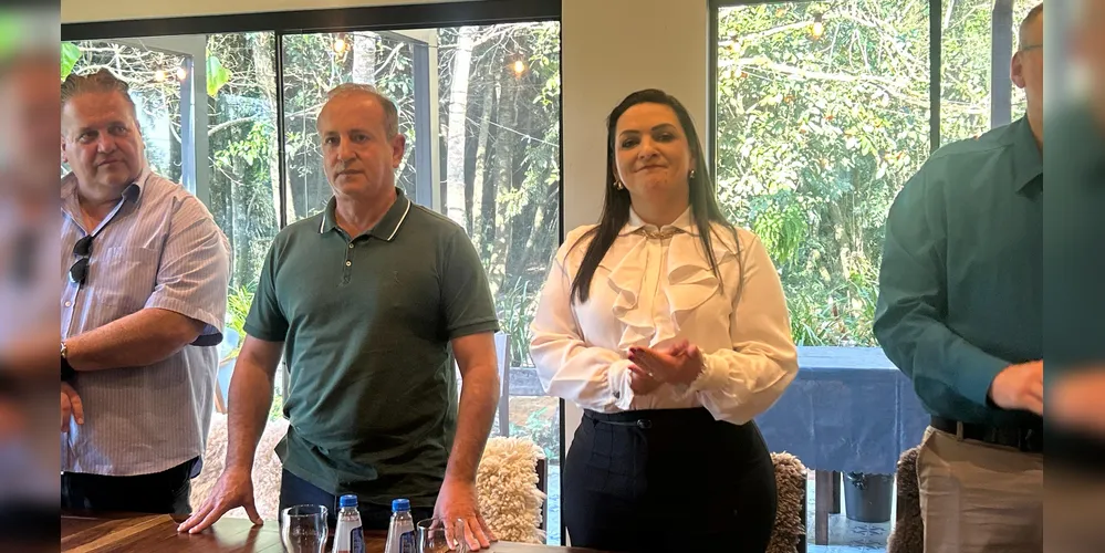 Moacyr Fadel e Elisangela Pedroso estiveram reunidos durante a solenidade