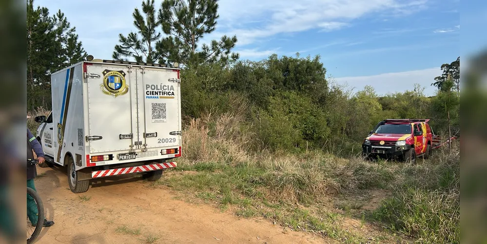 A Policia Científica e o Corpo de Bombeiros estiveram no local