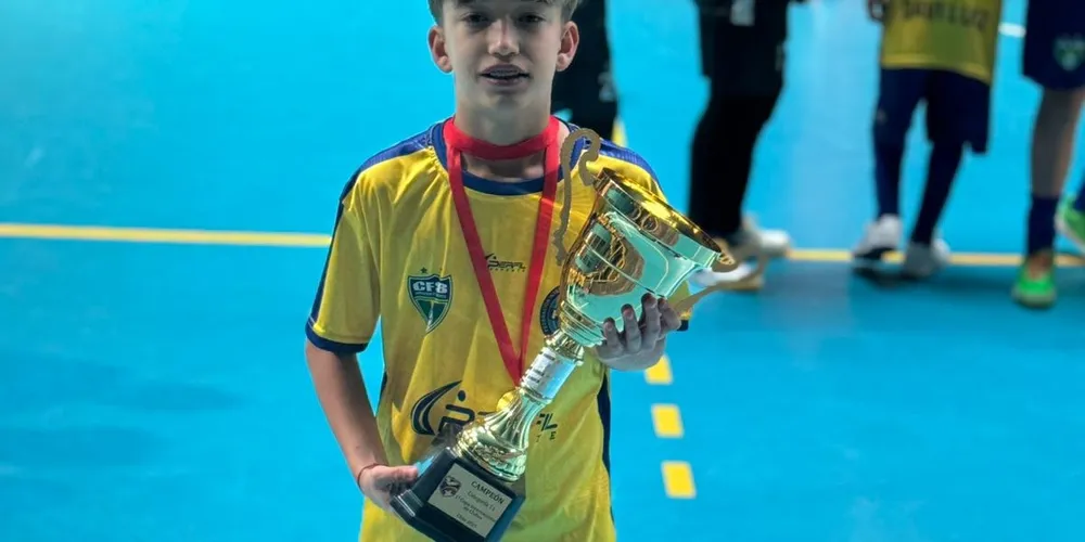 Lucca tem 11 anos e marcou três gols na semifinal da competição
