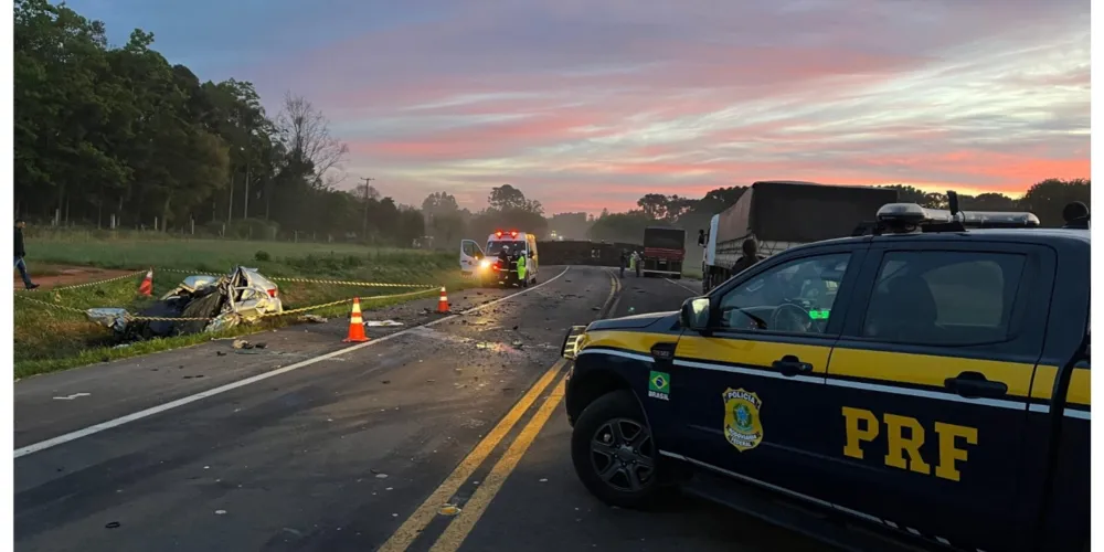 Rodovia ficou totalmente interditada para atendimento do acidente