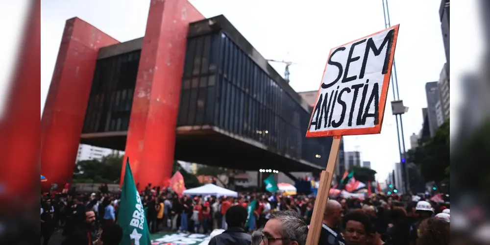 A manifestação em Ponta Grossa também faz parte de uma mobilização nacional, que acontece em diversas capitais e municípios