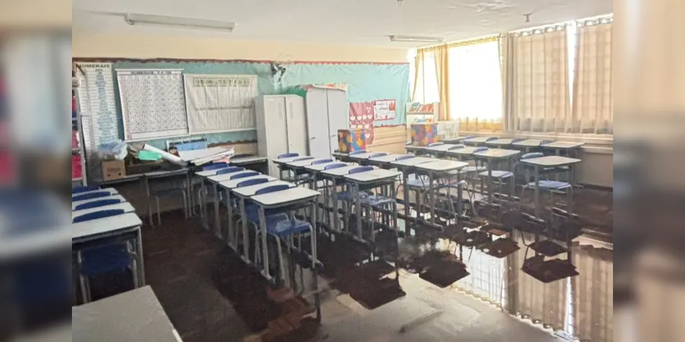 Sala de aula alagada