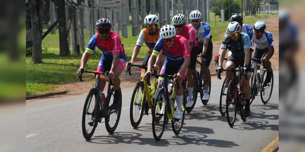 Fechando a programação, o Circuito Municipal de Ciclismo levou 96 competidores ao campus da UEPG