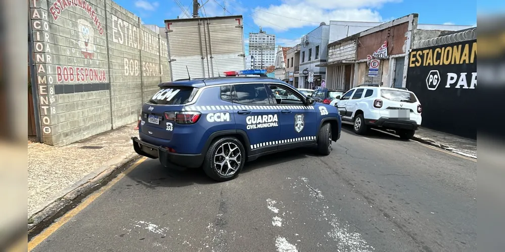 Comerciante se defendeu e conteve agressores