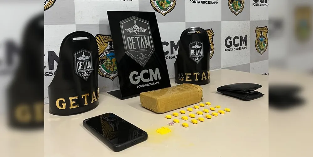 Cerca de meio quilo de drogas foram apreendidas