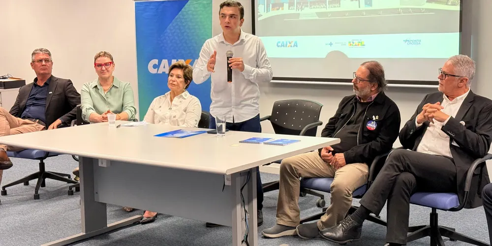 Aliel Machado durante apresentação do projeto