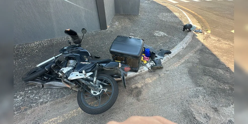 Batida envolveu uma motocicleta ronda e um Celta