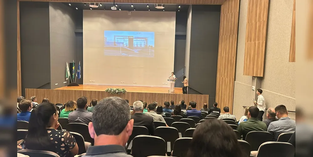 O evento ocorre na sede da Associação Comercial, Industrial e Empresarial de Ponta Grossa (Acipg)