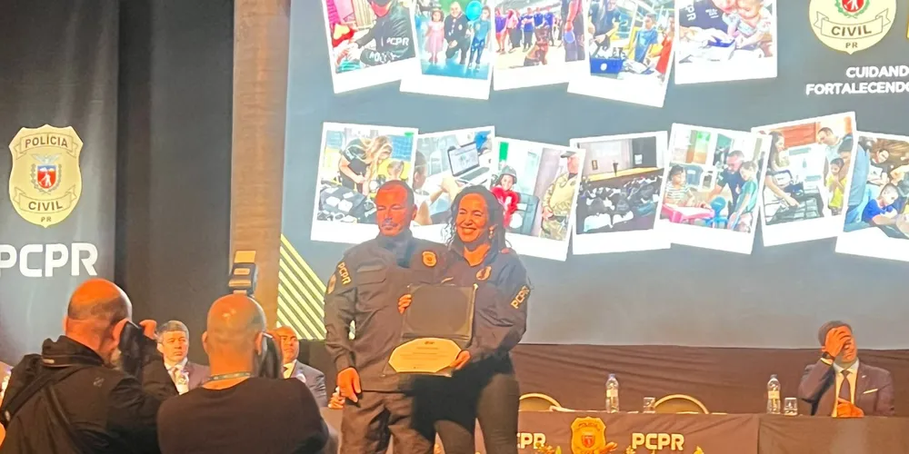 Policiais foram homenageados pelo trabalho preventivo que desenvolvem junto à comunidade