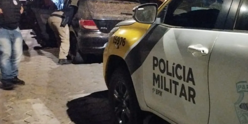 Um homem e duas mulheres foram presos