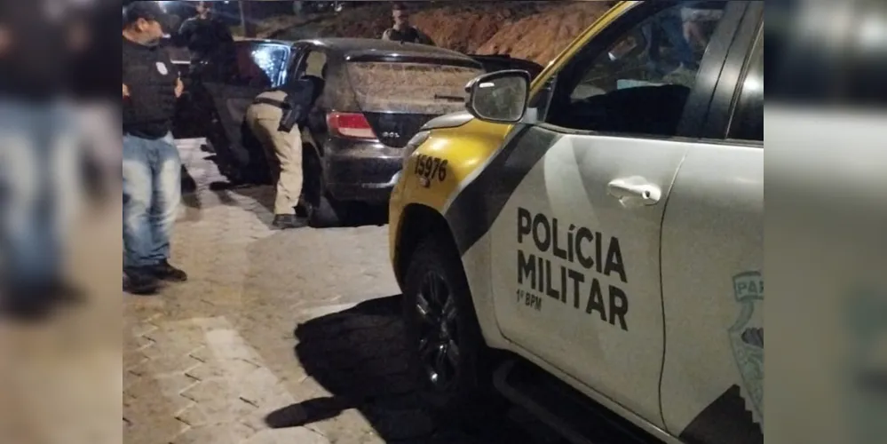 Um homem e duas mulheres foram presos