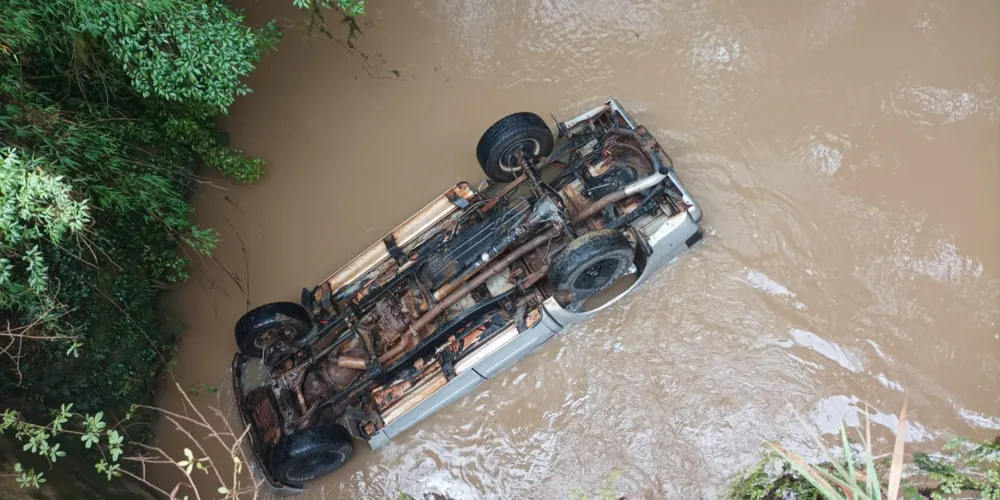 Ambulâncias e agentes do Auto Bomba Tanque e Resgate (ABTR) se deslocaram ao local