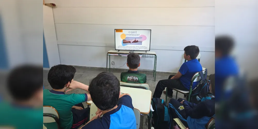 A proposta foi iniciada com a videoaula do Vamos Ler sobre diversidade