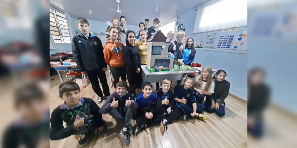 A proposta final realizada pela turma envolveu a criação de uma maquete