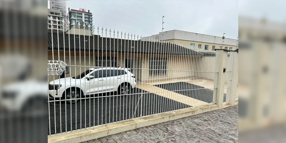 Foram cumpridos mandados de prisão e de busca e apreensão contra os investigados