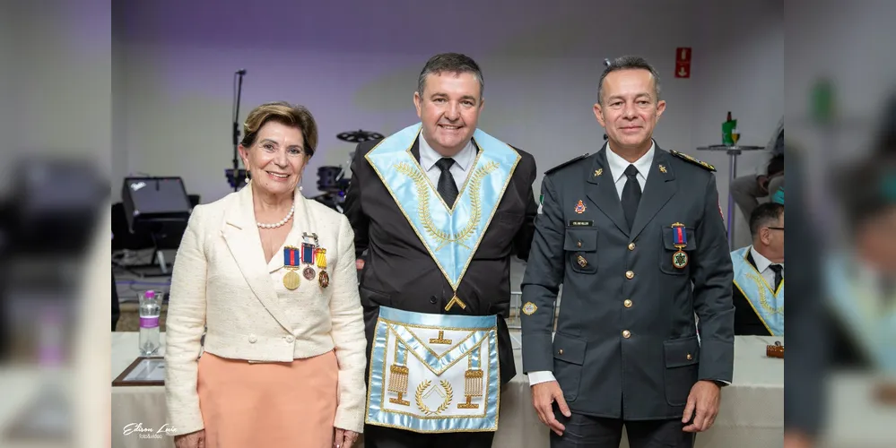Elizabeth Schmidt e Antonio Hiller Lino receberam as homenagens