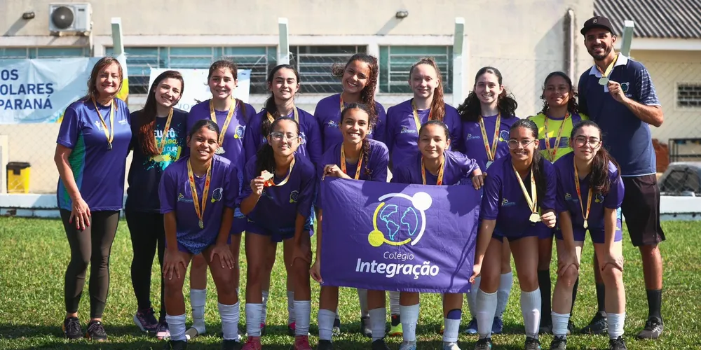 Colégio conquista o segundo lugar do futsal e terceiro lugar do Paraná Bom de Bola