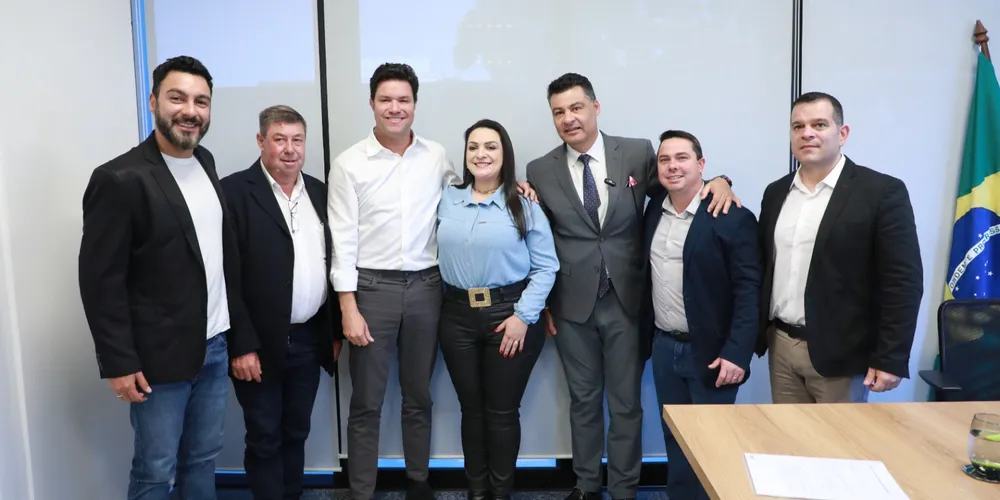 Elisangela Pedroso, Guto Silva, Marcelo Rangel e vereadores estiveram reunidos debatendo o projeto