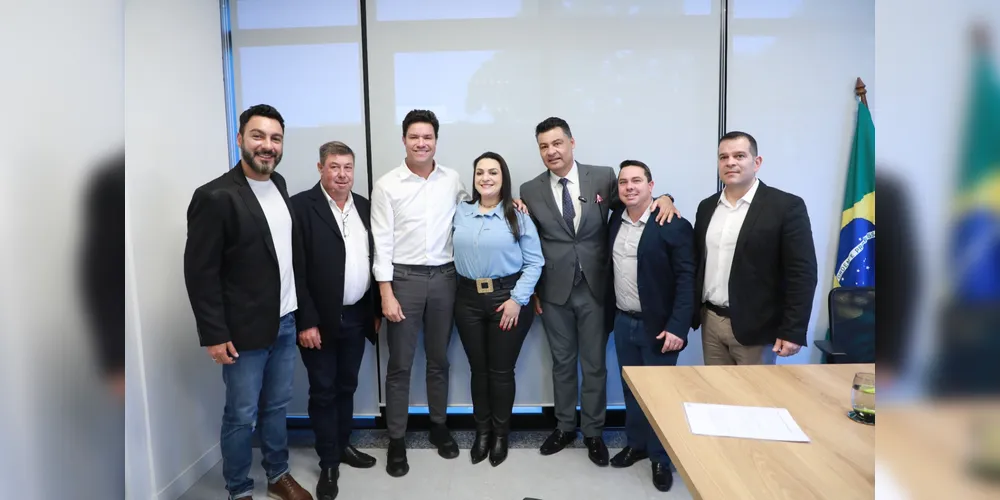 Elisangela Pedroso, Guto Silva, Marcelo Rangel e vereadores estiveram reunidos debatendo o projeto