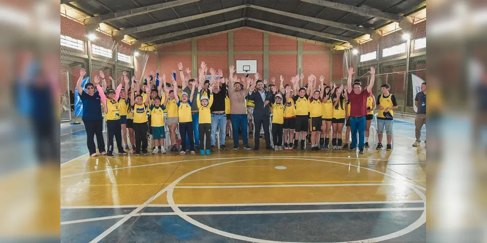 Também estiveram lá representantes da Associação de Voleibol Viva Velha (AVV), Banda Lyra dos Campos e dos vereadores Dr. Zeca e Professor Careca