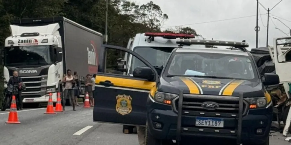Acidente aconteceu no início da tarde deste sábado (11)