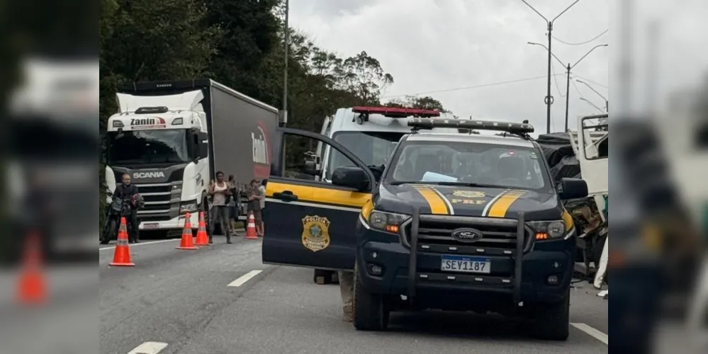 Acidente aconteceu no início da tarde deste sábado (11)